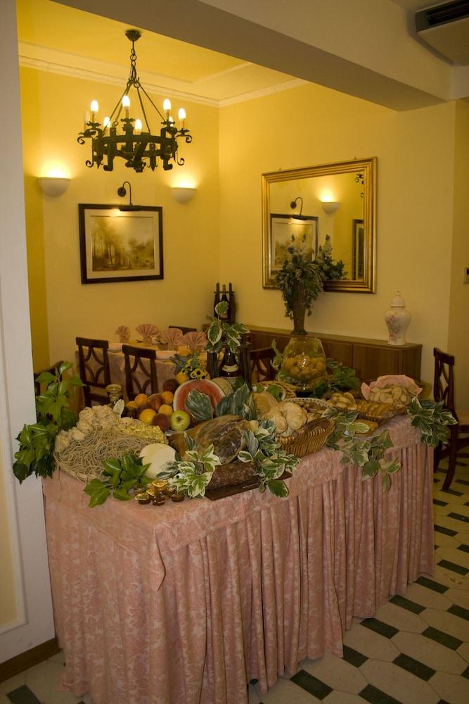 Hotel Arno Chianciano Terme Buitenkant foto