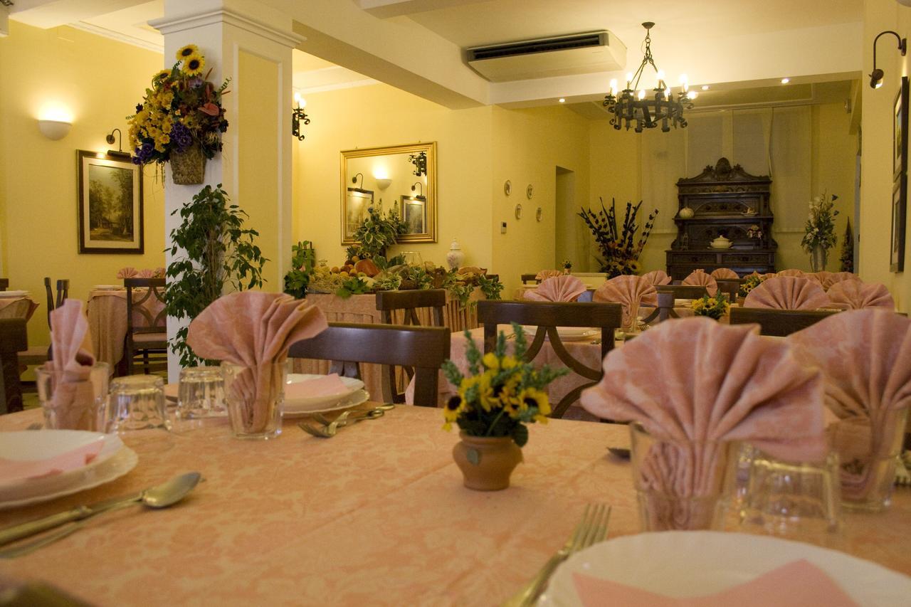 Hotel Arno Chianciano Terme Buitenkant foto