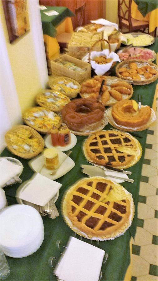 Hotel Arno Chianciano Terme Buitenkant foto