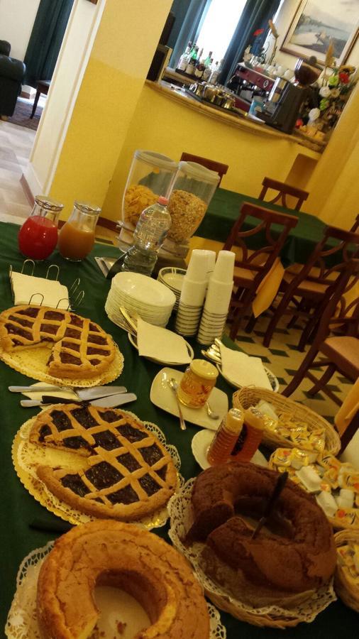 Hotel Arno Chianciano Terme Buitenkant foto